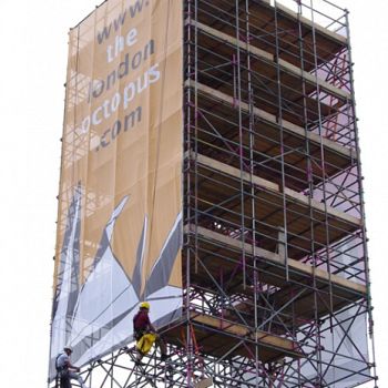 Large format scaffolding banner